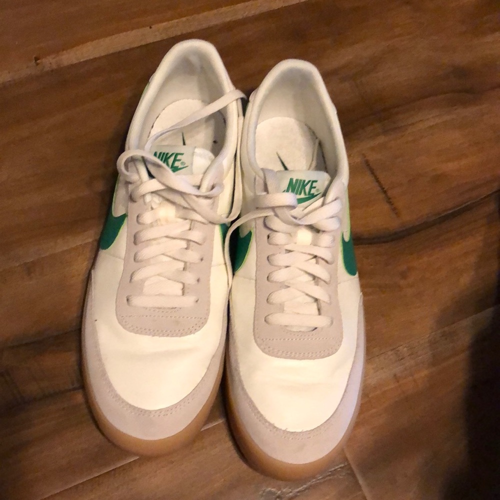 Nike “kill shot”sneakers